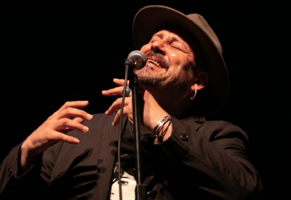 Nico Favio, cantante de rock y ritmos contemporáneos, es hijo de Leonardo Favio.