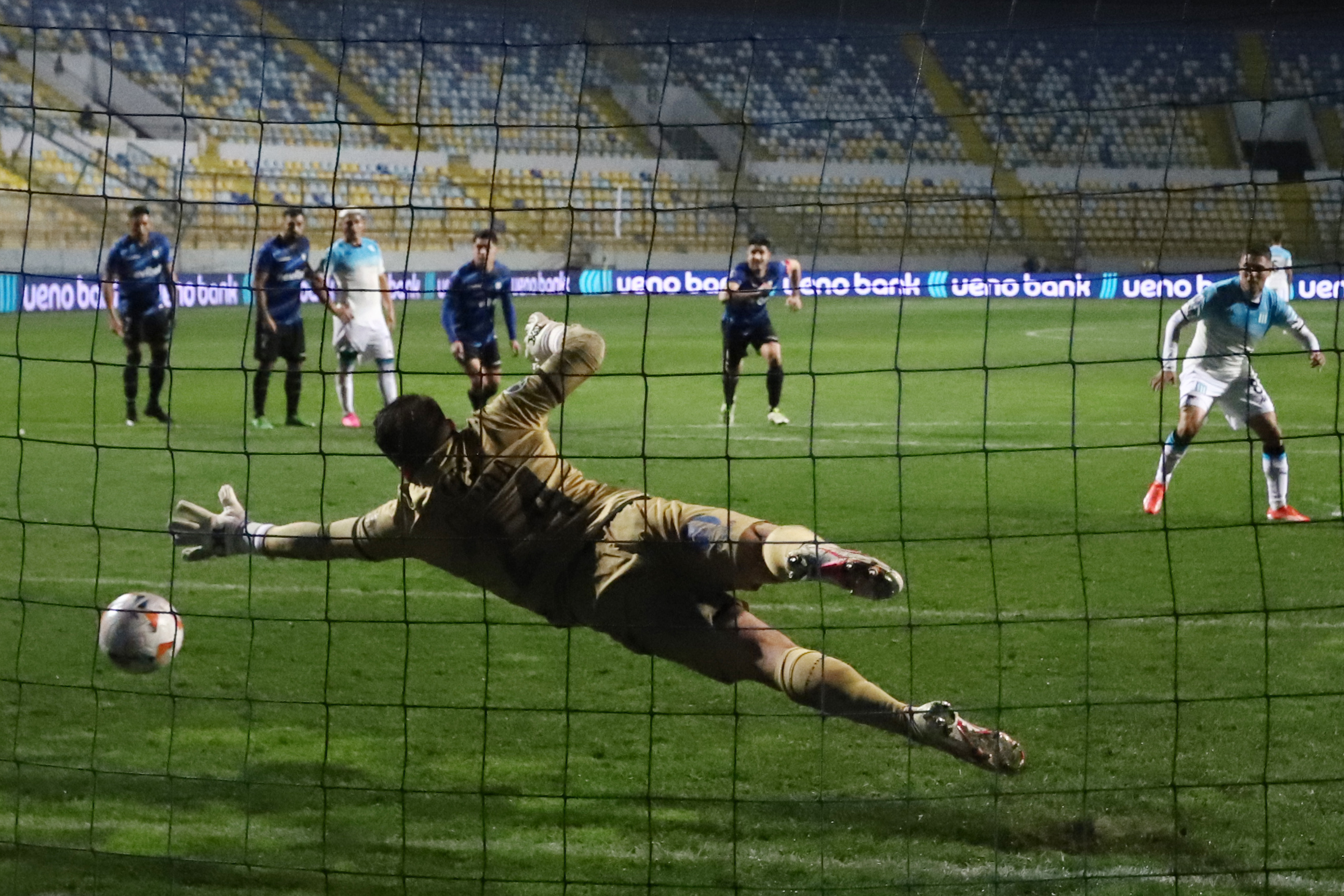 Juanfer Quintero, clave en victoria de Racing en Copa Sudamericana: vea su gol