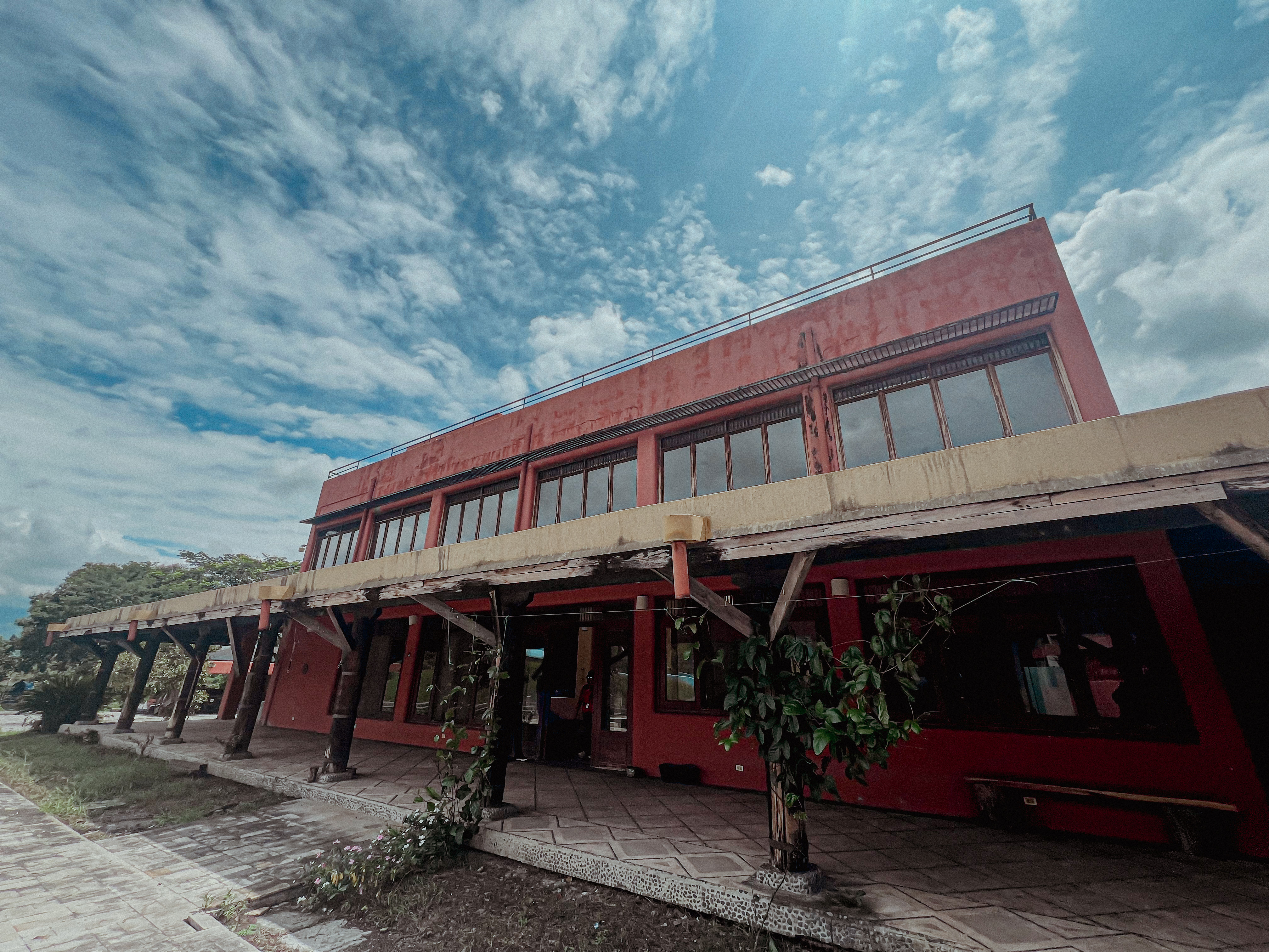 La SAE hace entrega de siete predios a la Unidad Central del Valle del Cauca
(UCEVA), con el objetivo de fortalecer la oferta de educación superior en el centro y norte del departamento del Valle del Cauca.