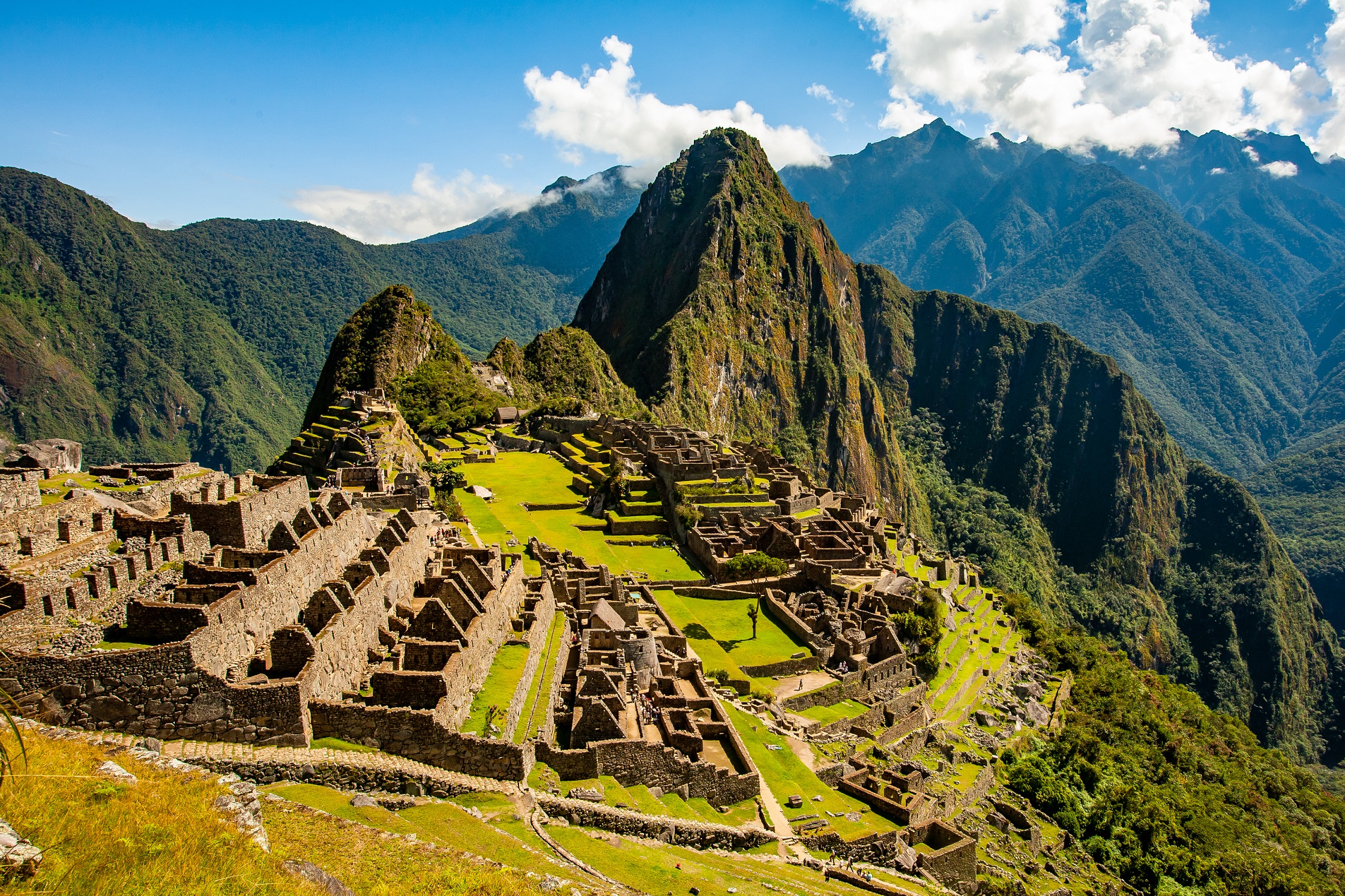 Crisis en Perú: Rescatan a turistas varados en Machu Picchu por protestas