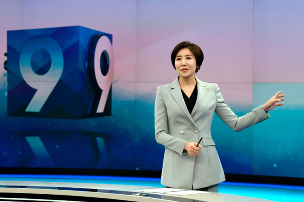 Una mujer presenta por primera vez las noticias en Corea del Sur