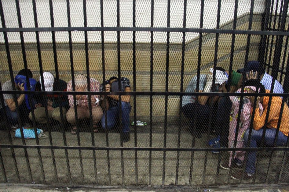 Cárcel para ocho personas que participaron en "boda gay"