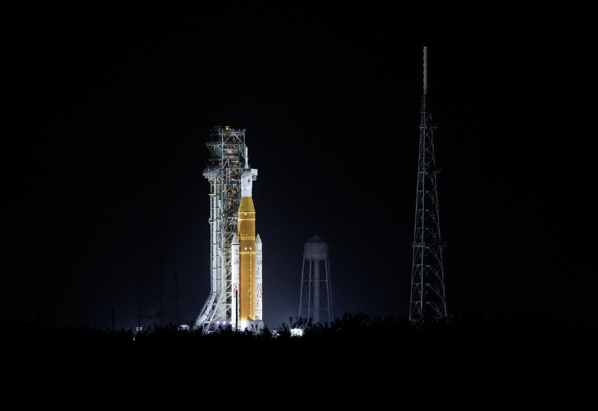 La NASA dice que todo está listo para el primer viaje tripulado hacia la Luna en 50 años