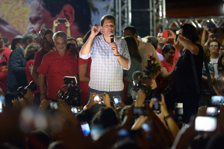 Elecciones en Brasil: candidato de Lula recorta distancia a Bolsonaro