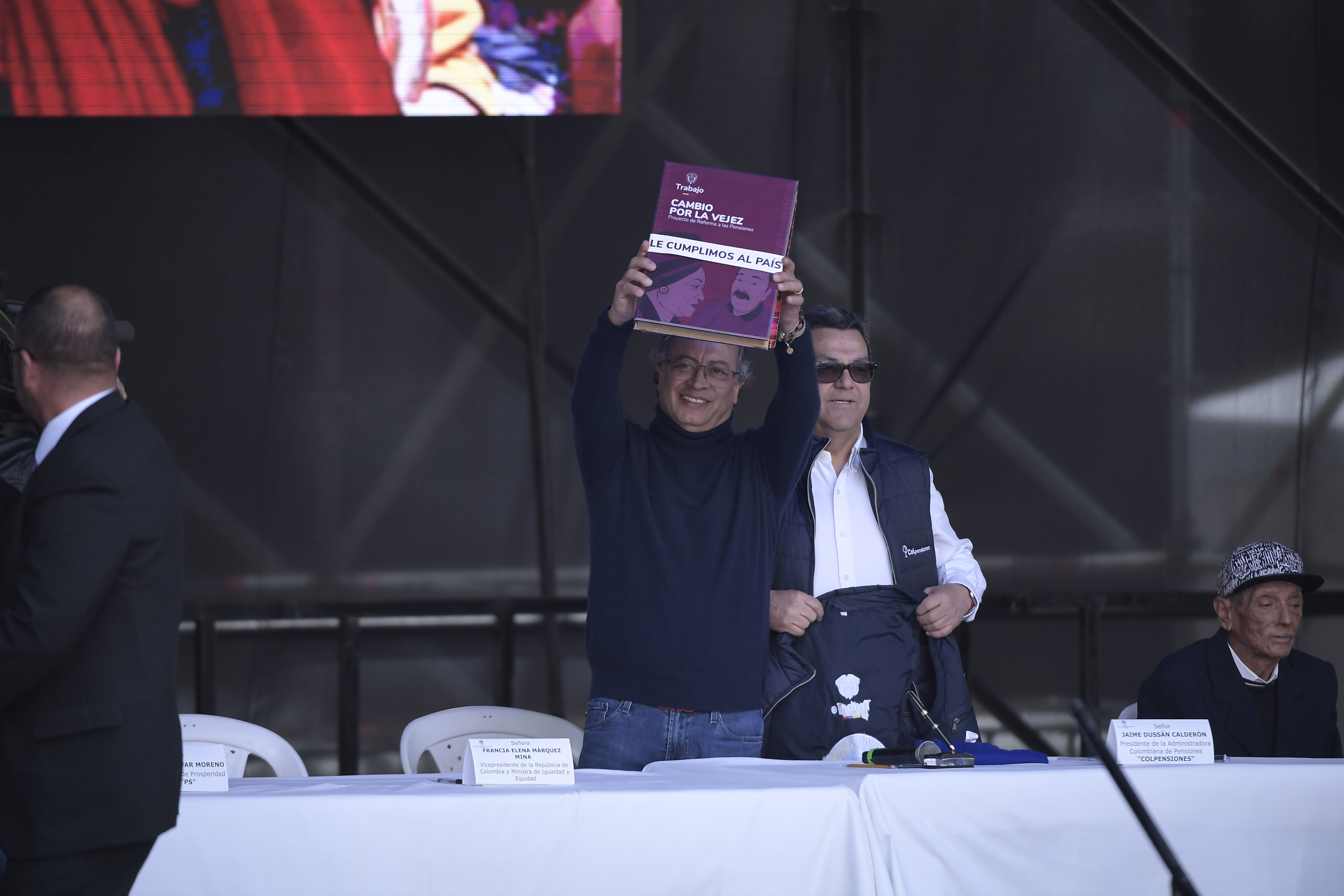 Gobierno pide a la Superfinanciera verificar información de traslados de AFP a Colpensiones