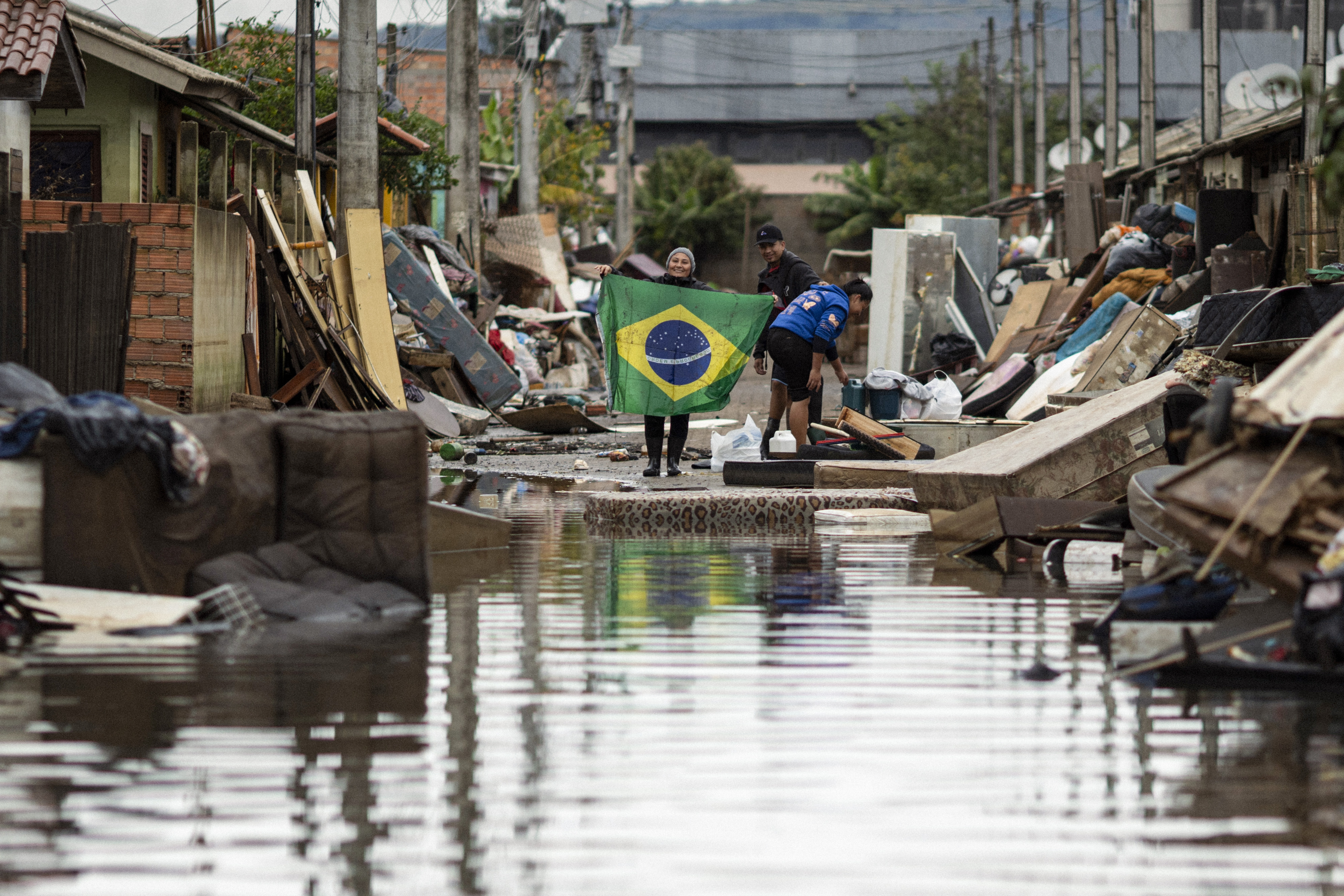 Colombia destinará US$52.000 para colombianos afectados por inundaciones en Brasil