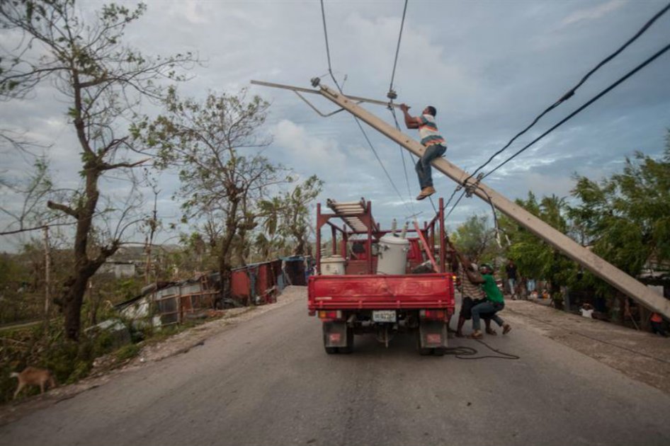 Cifra de muertos en Haití aumenta a 820 por paso del huracán Matthew