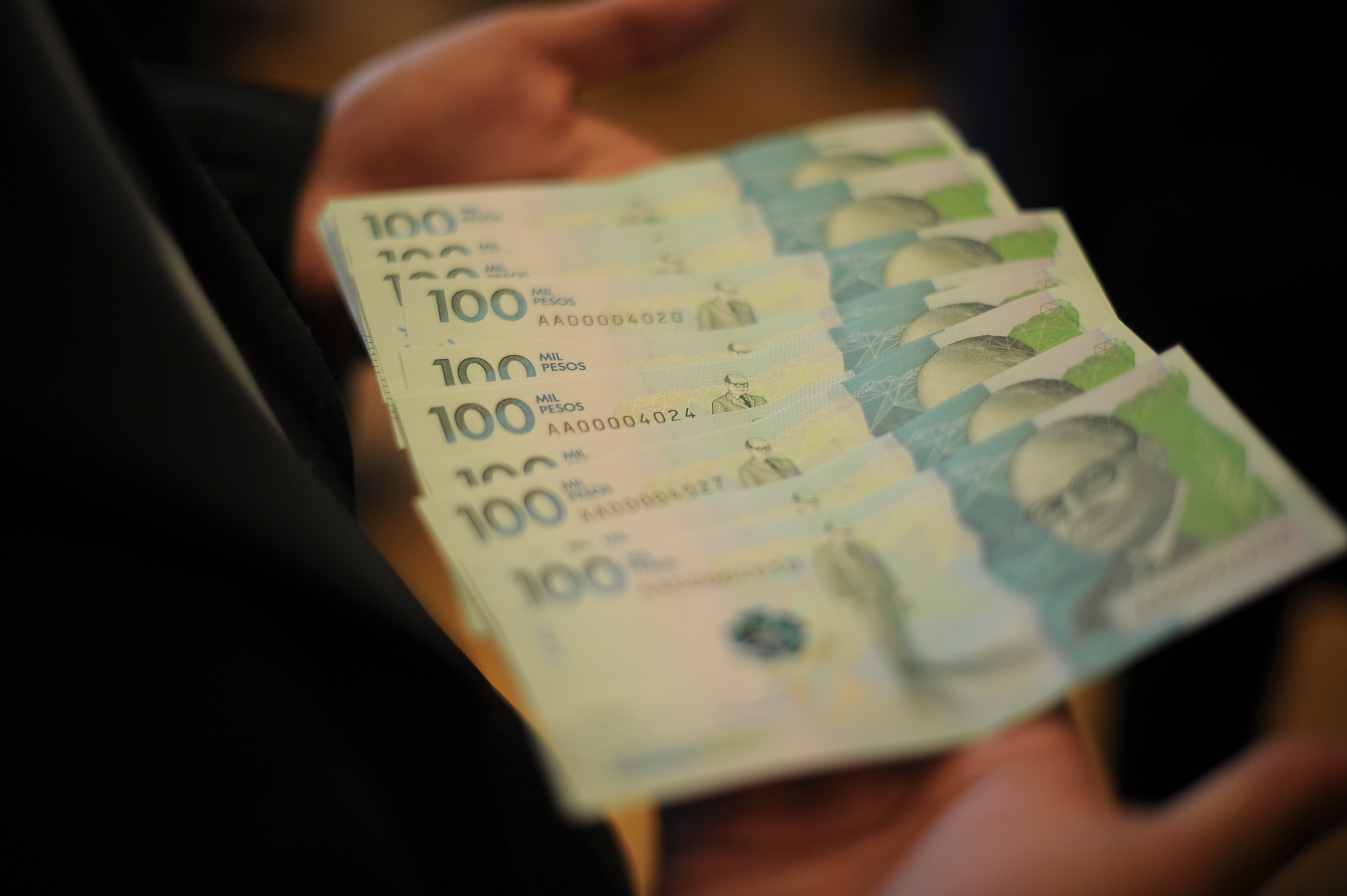 Canje de deuda bajo la lupa: la Contraloría investiga por dudas constitucionales