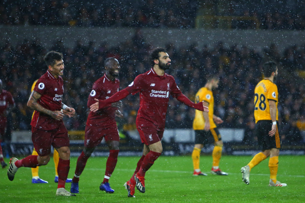 Liverpool ganó y conservó el liderato de la Premier
