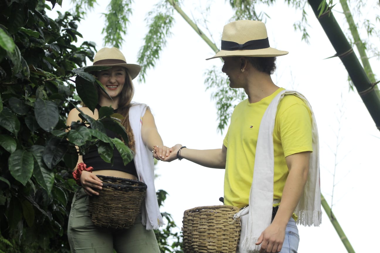 A través de sus experiencias, busca conectar a los viajeros con el entorno natural y cultural del territorio.