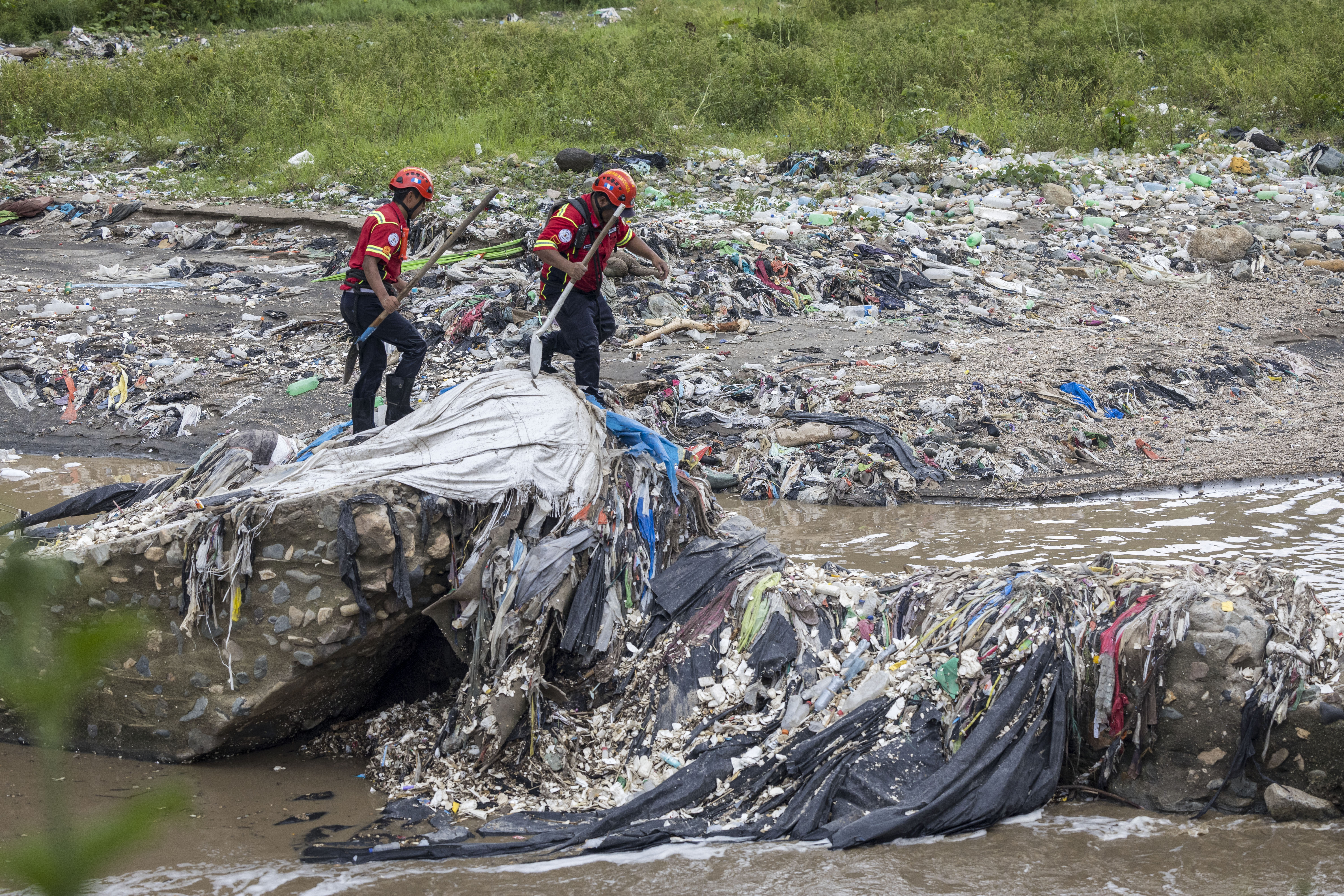 Guatemala: seis muertos y 13 desaparecidos por el desbordamiento de un río