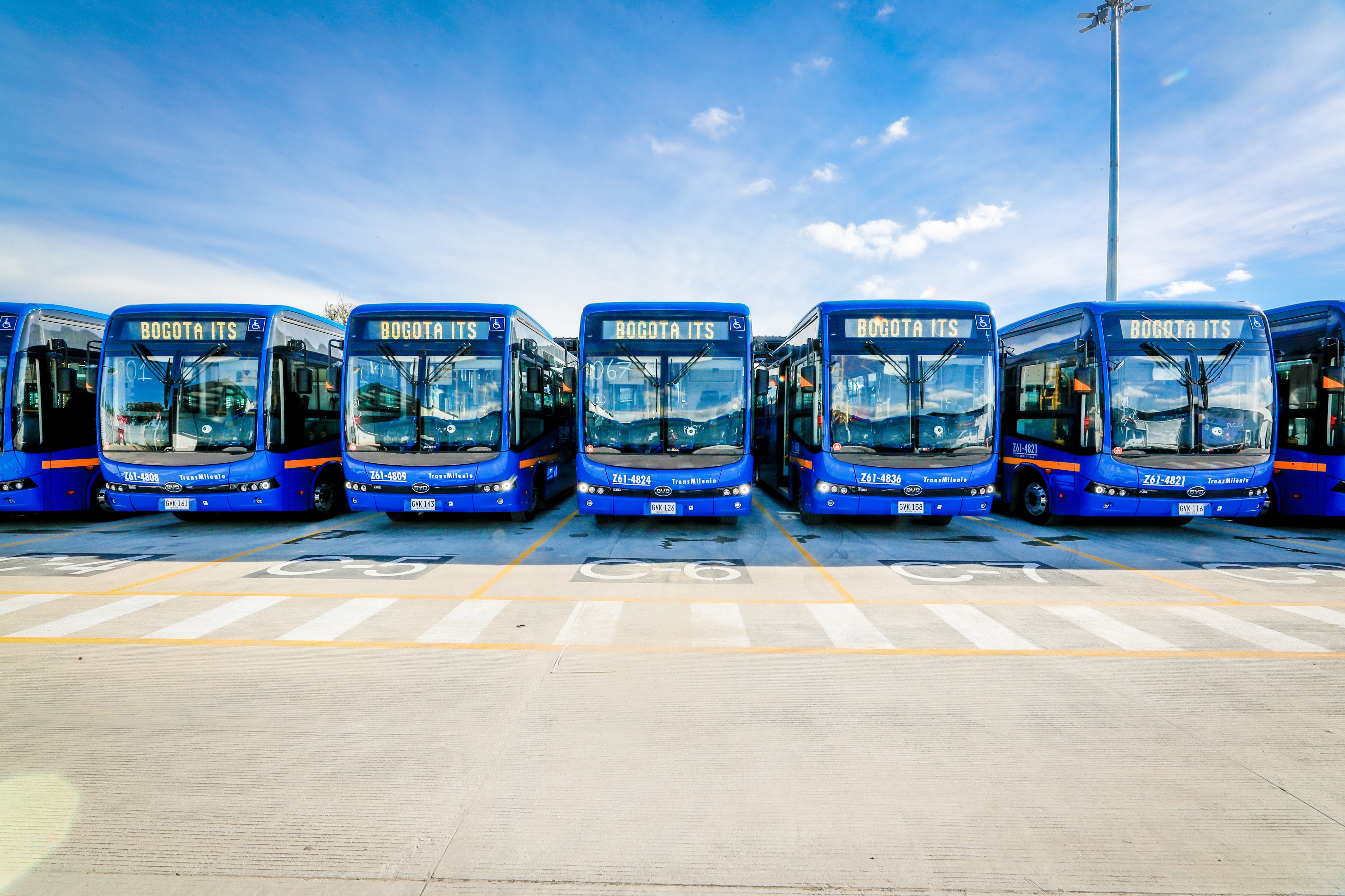 Bogotá avanza hacia la sostenibilidad: buses eléctricos en el transporte público