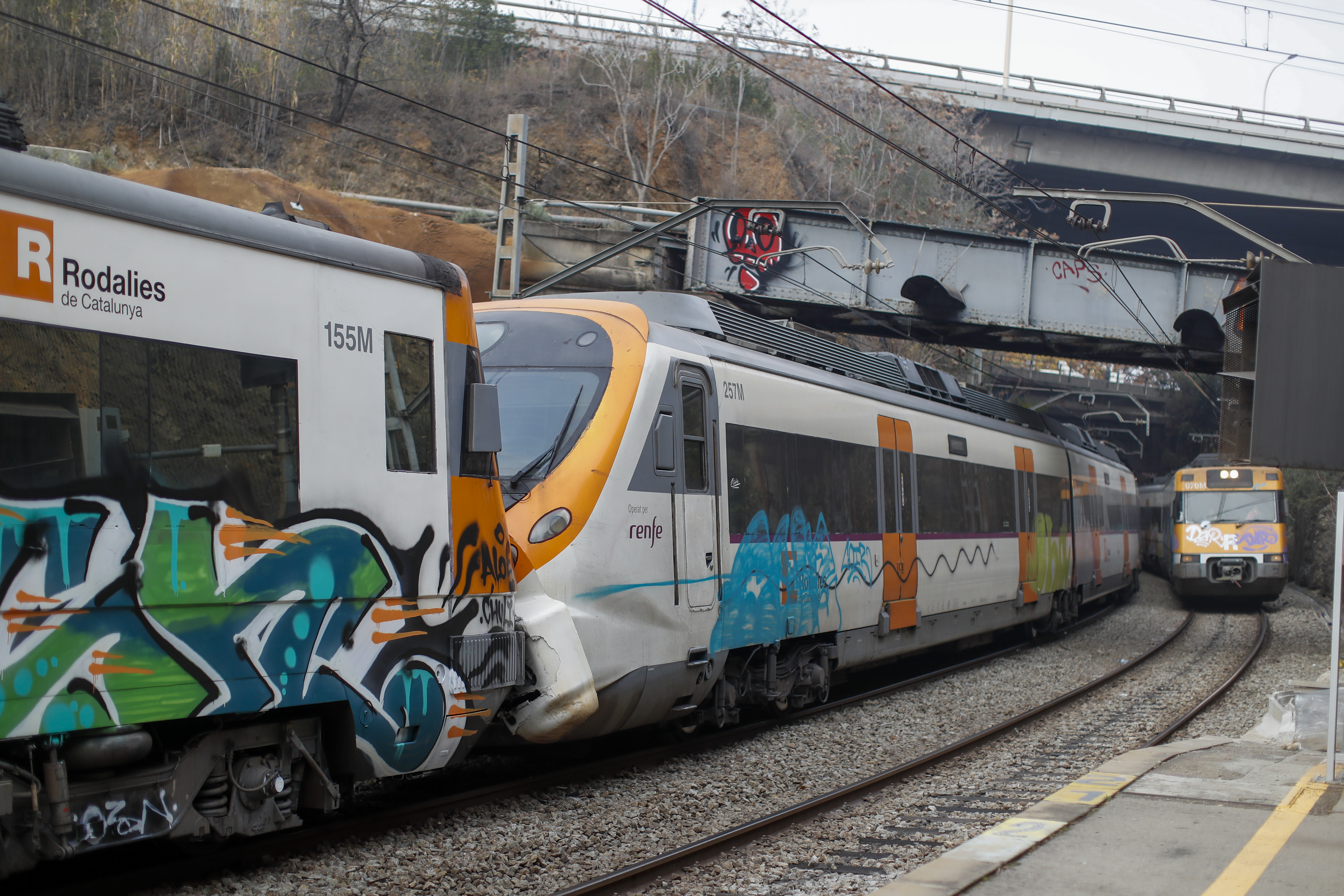 Al menos 155 heridos tras choque de trenes en Barcelona, España