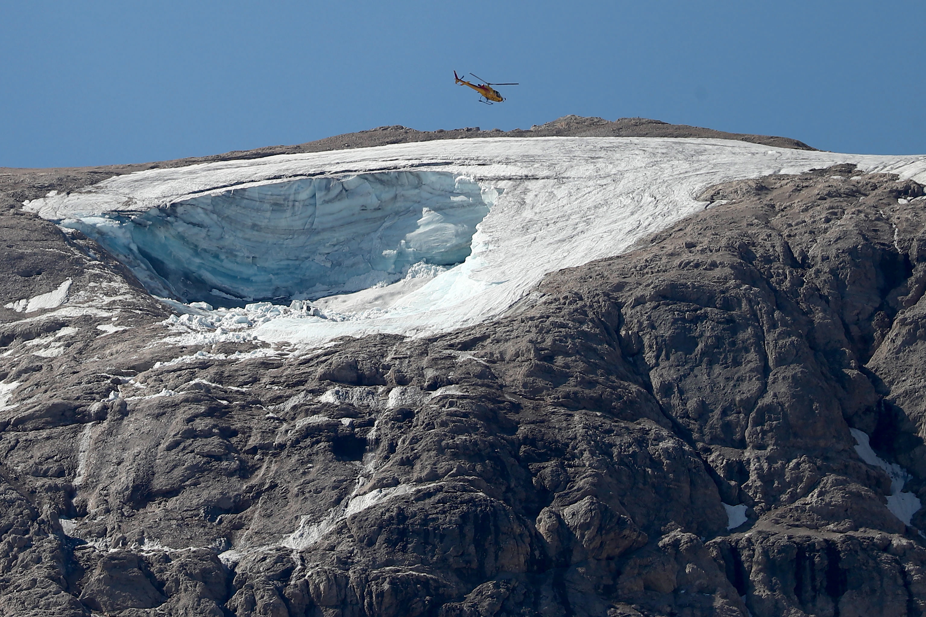 Desprendimiento de glaciar en Italia: al menos siete muertos y 19 desaparecidos