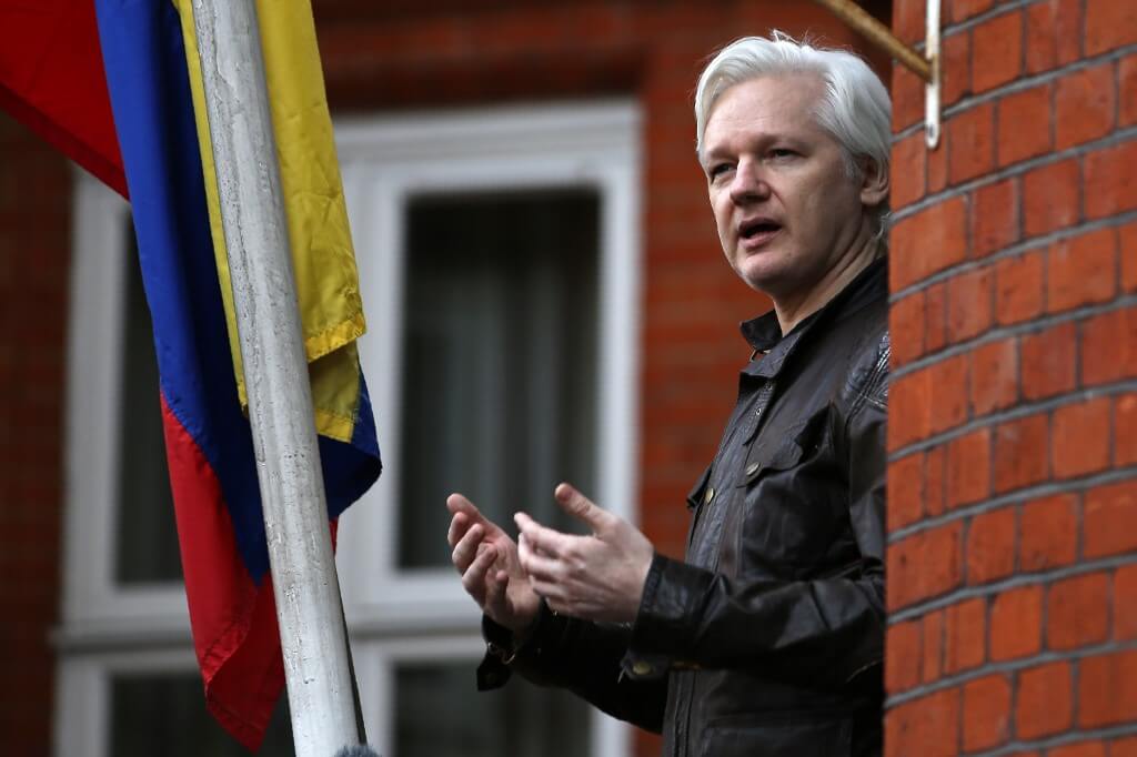 Ecuador denuncia 40 millones de ciberataques tras retiro de asilo a Assange