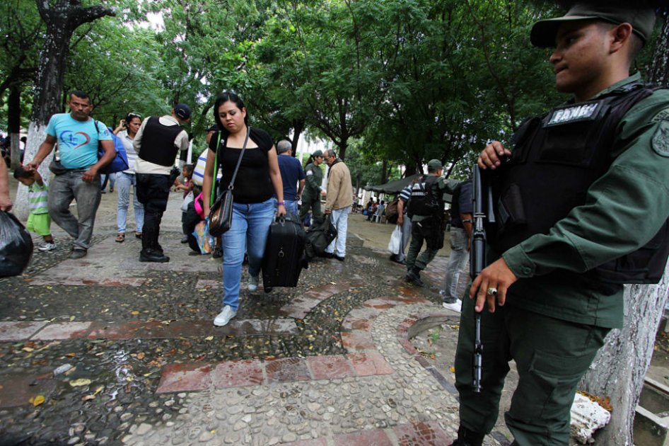 Hay colombianos que fueron deportados de manera ilegal en Venezuela: Mininterior
