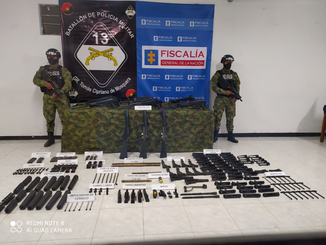 Desmantelan dos depósitos clandestinos con gran arsenal de armas de guerra en Bogotá