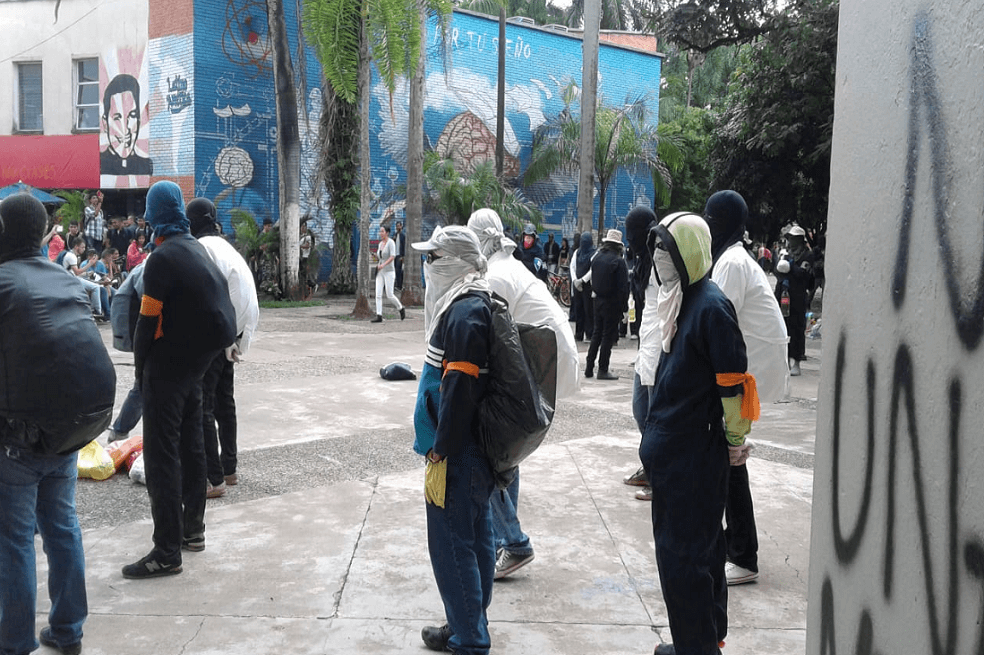 Un muerto y varios heridos dejan disturbios en la Universidad del Valle
