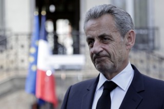 Francia condena a cinco años de cárcel a Sarkozy por financiación ilegal