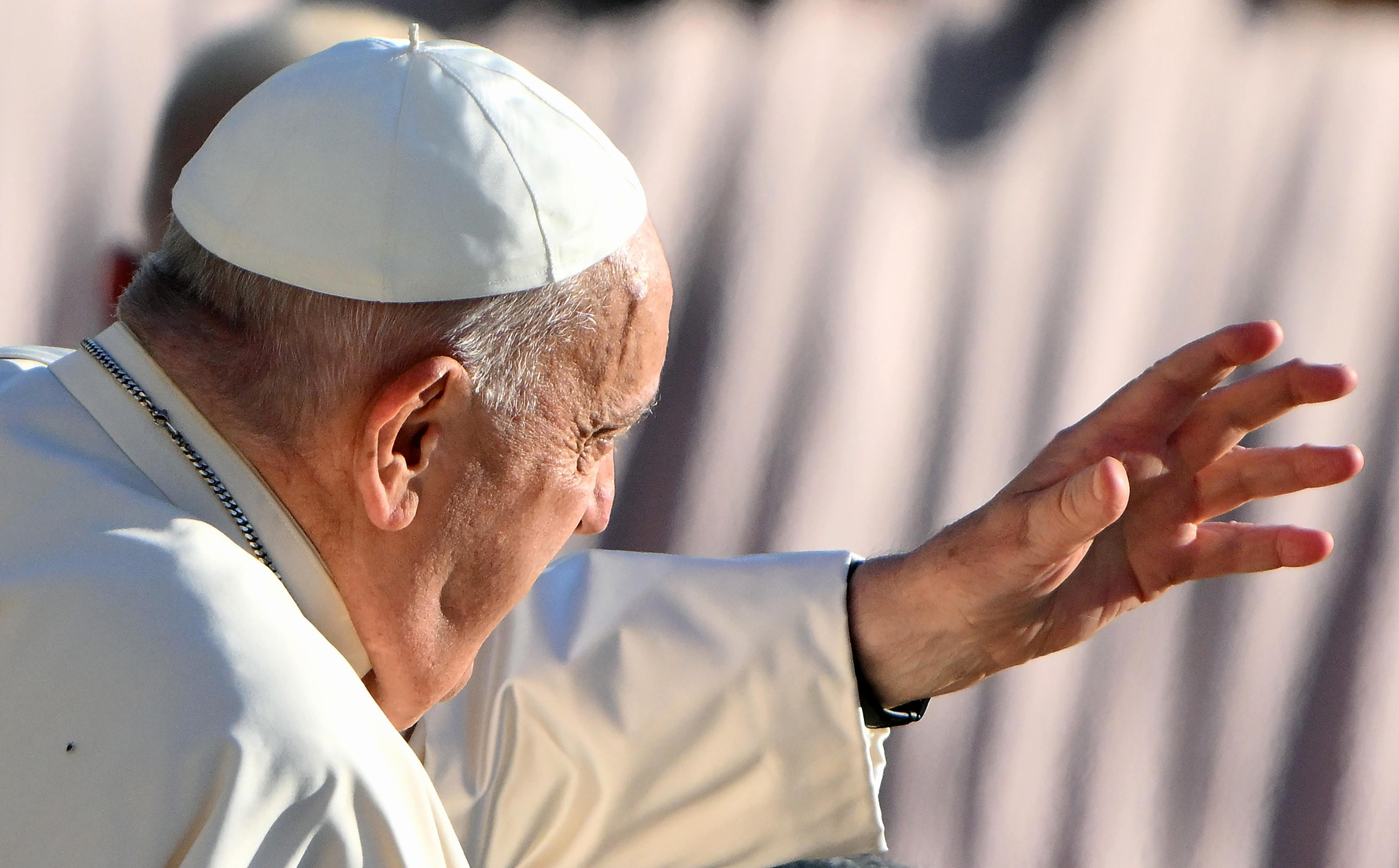 El Vaticano pide a Trump “una política sabia” y “sin extremos” para los migrantes