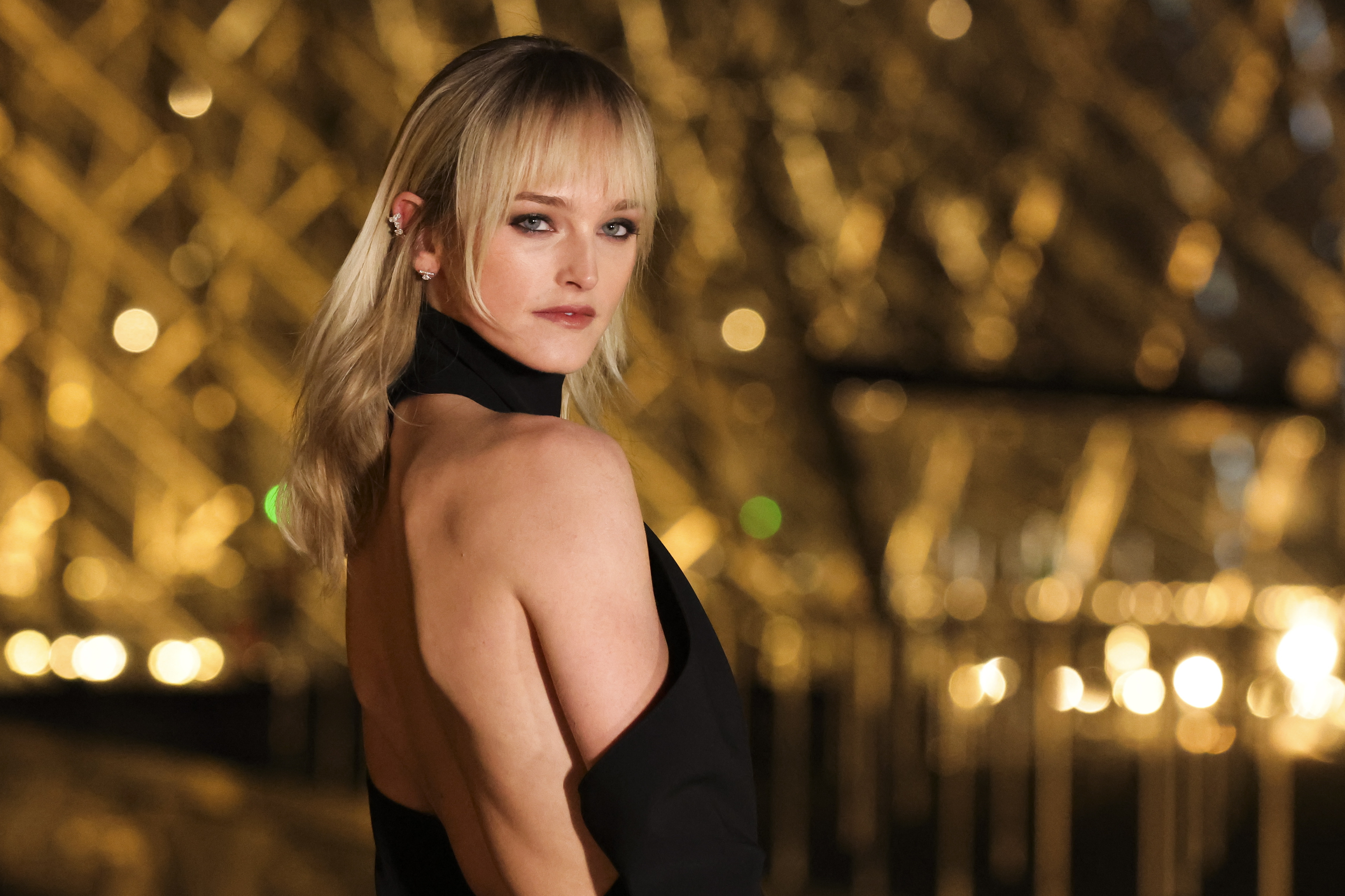 Paris (France), 04/03/2025.- British model Jean Campbell arrives for the 'Le Grand Diner du Louvre' at the Louvre Museum in Paris, France, 04 March 2025. The Louvre Museum is hosting the gala dinner to mark the official opening of Paris Fashion Week and to raise funds to support the Louvre's restoration projects, educational programs, and initiatives aimed at making the museum more accessible to a broader audience. (Moda, Francia) EFE/EPA/TERESA SUAREZ