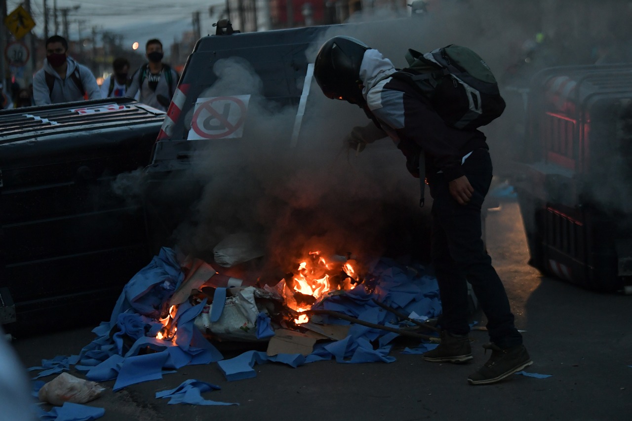 Vuelve y juega: así amanece Bogotá tras el segundo día de protestas y disturbios