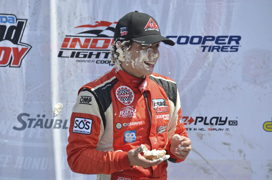 Gabby Chaves mantiene el liderato de la Indy Lights