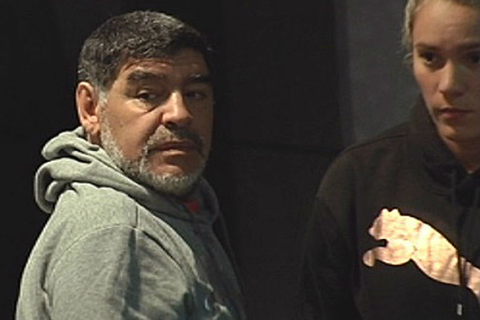 Policía acude al hotel de Maradona tras fuerte discusión con su pareja