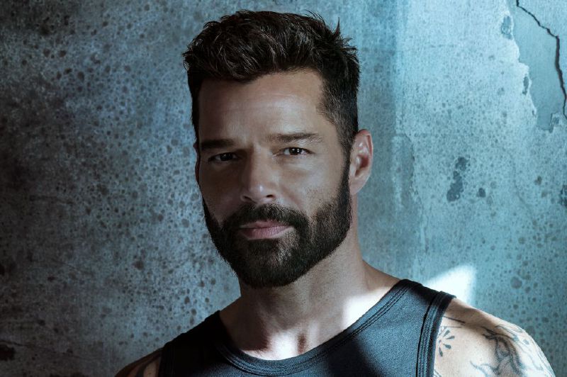 En el más reciente trabajo musical de Ricky Martin participa el reconocido productor colombiano Julio Reyes Copello. Hace unos días lanzó la primera parte, “Pausa”, con la que se sintoniza con esta etapa de confinamiento mundial. / Cortesía: Sony Music