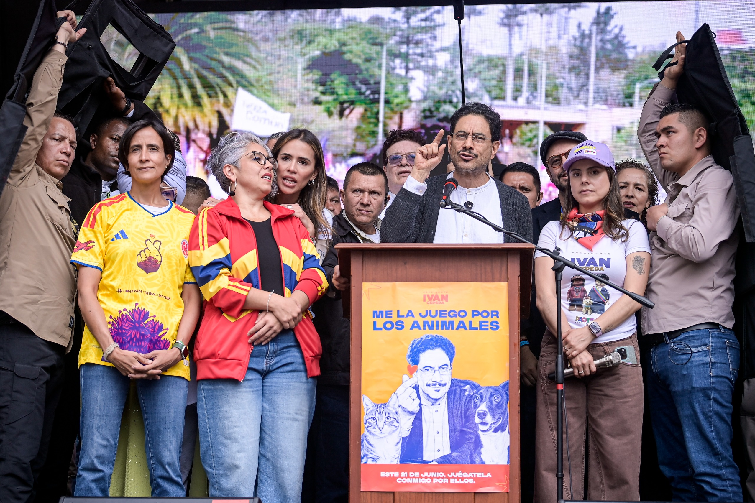 Iván Cepeda dio su último discurso en Bogotá previo a su cierre de campaña. El candidato estuvo acompañado por figuras del Pacto Histórico y de la Alianza por la Vida.