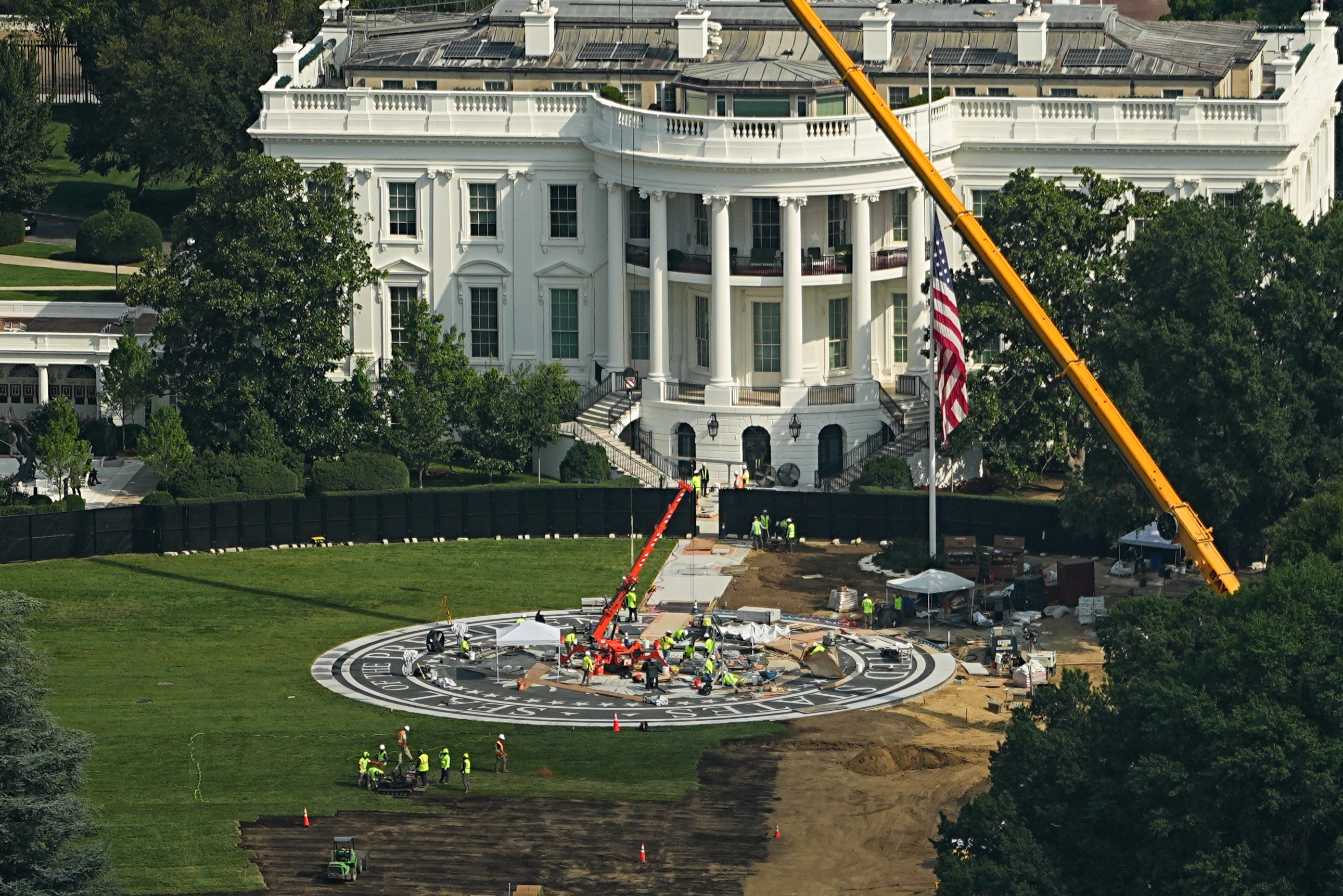 Corte Suprema permite a Trump seguir obras del salón de baile de la Casa Blanca