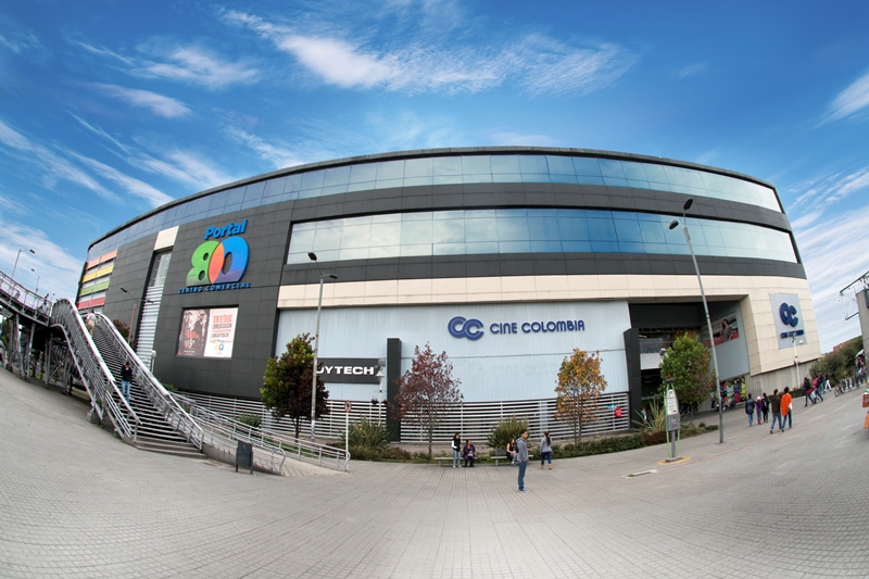 Joven cayó desde el quinto piso del centro comercial Portal 80, en Bogotá