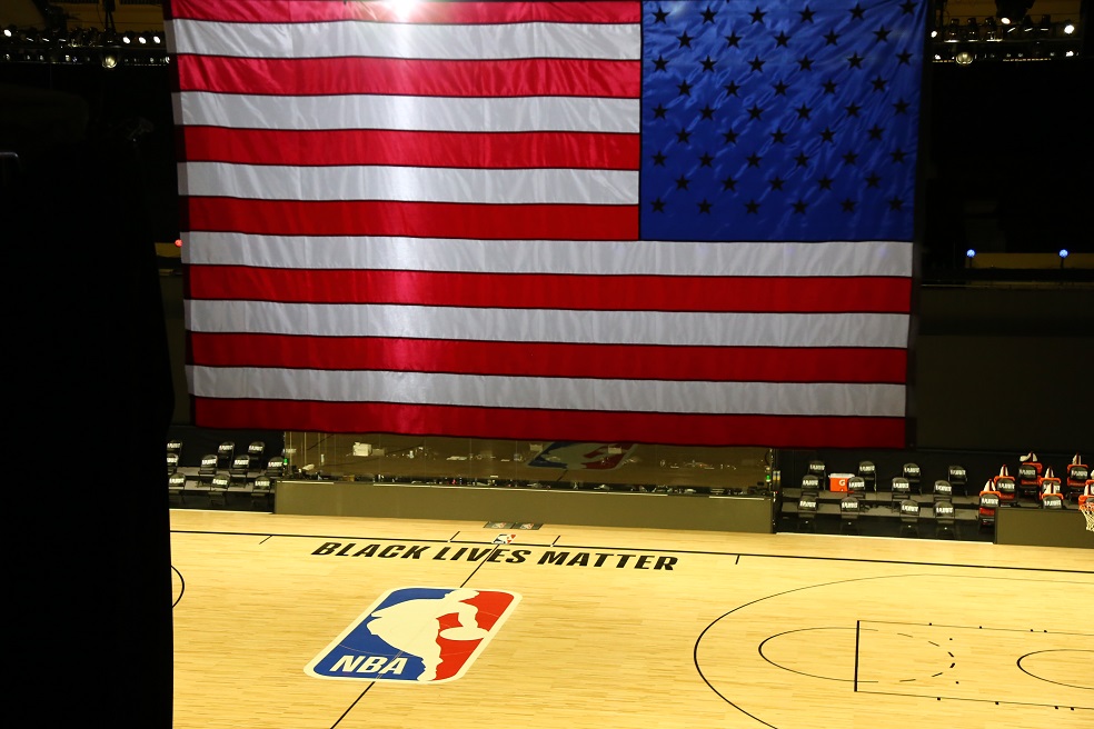 Los jugadores de la NBA deciden terminar el boicot y jugar los playoffs