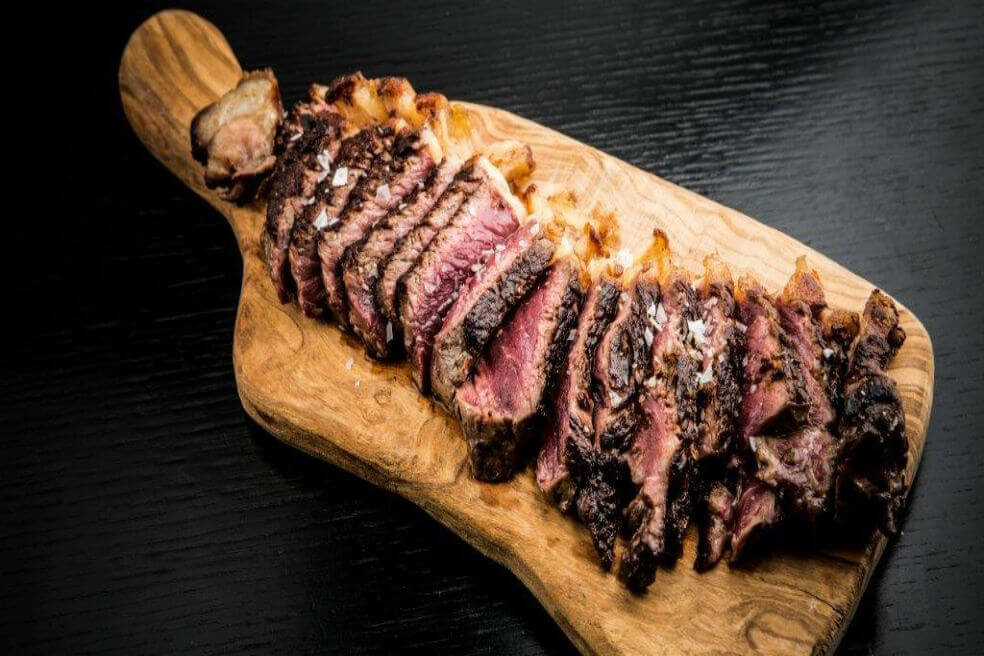 Comer carne roja y carnes procesadas acortaría la vida, según estudio