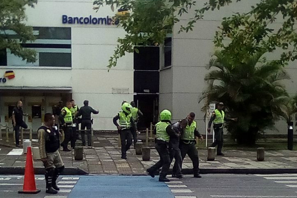 Autoridades evitan atraco en banco de Cali