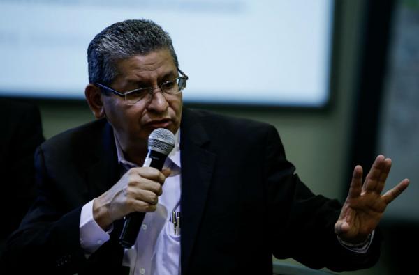 Hacer política en El Salvador con un pasado guerrillero