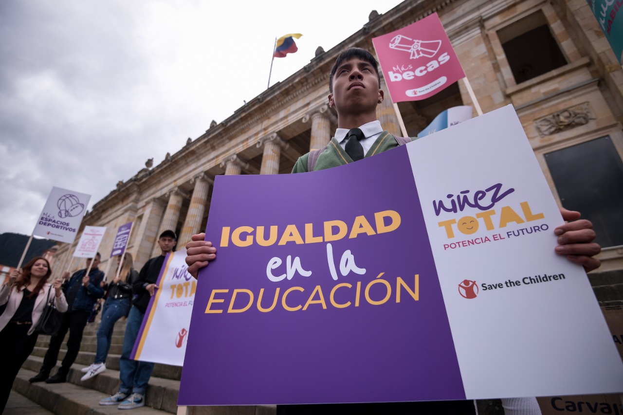 En fotos: frente al Congreso, jóvenes pidieron garantías de educación para niños