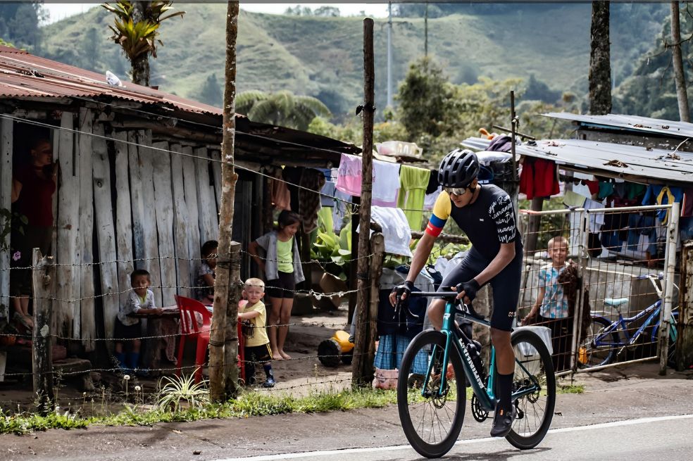 El colombiano que hizo récord en el Alto de Letras: subió tres veces en 24 horas