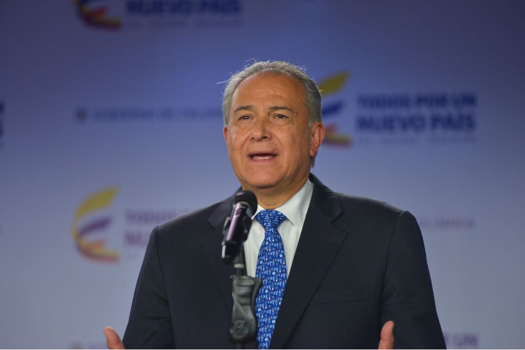 Gobierno dice que garantizará transparencia en manejo de recursos del posconflicto