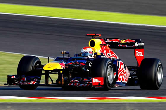 Vettel conquistó a Suzuka, mientras que Alonso quedó fuera