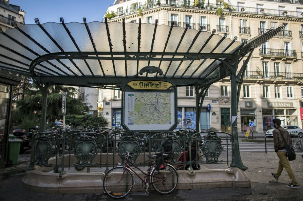 Vista de la parada de metro "Châtelet - Les Halles" en París. /EFE