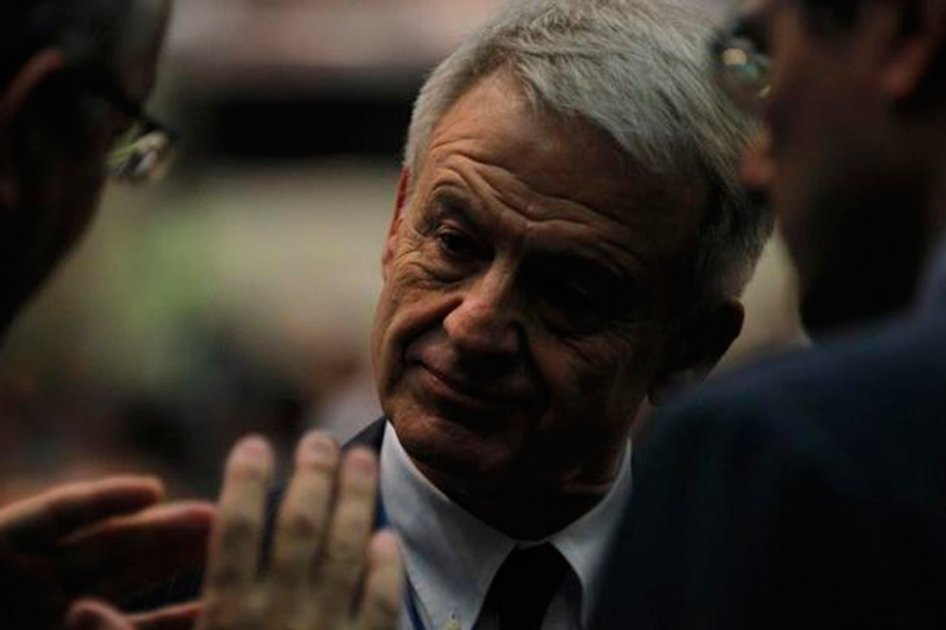 Ministro de Italia recomienda cambiarse de ropa interior cada cuatro días