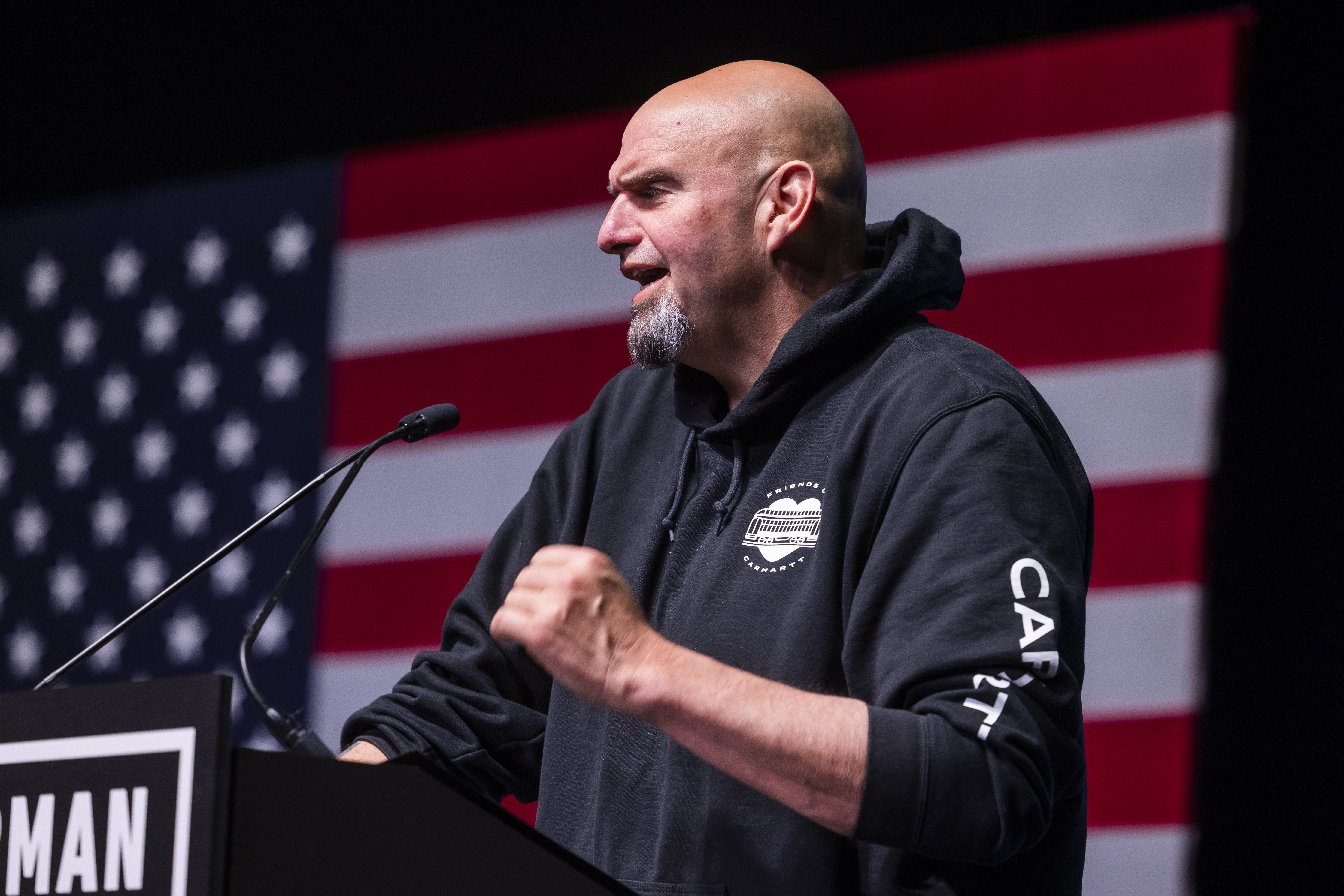 Pittsburgh (United States), 09/11/2022.- Democratic Senate candidate for Pennsylvania John Fetterman speaks after defeating Republican candidate Mehmet Oz in Pittsburgh, Pennsylvania, USA, 09 November 2022. The US midterm elections are held every four years at the midpoint of each presidential term and this year include elections for all 435 seats in the House of Representatives, 35 of the 100 seats in the Senate and 36 of the 50 state governors as well as numerous other local seats and ballot issues. (Elecciones, Estados Unidos) EFE/EPA/JIM LO SCALZO