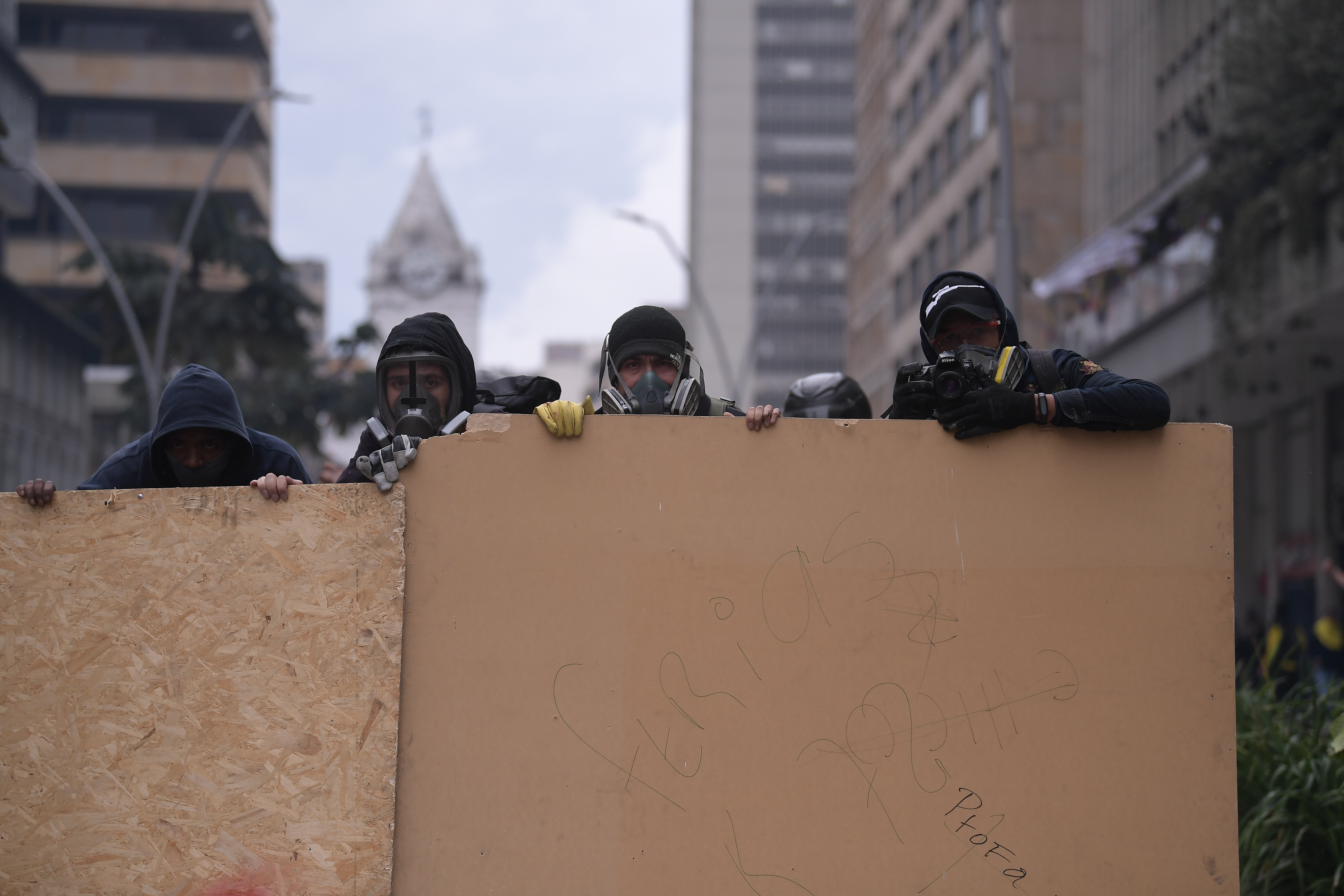 165 personas de la Primera Línea han sido capturadas