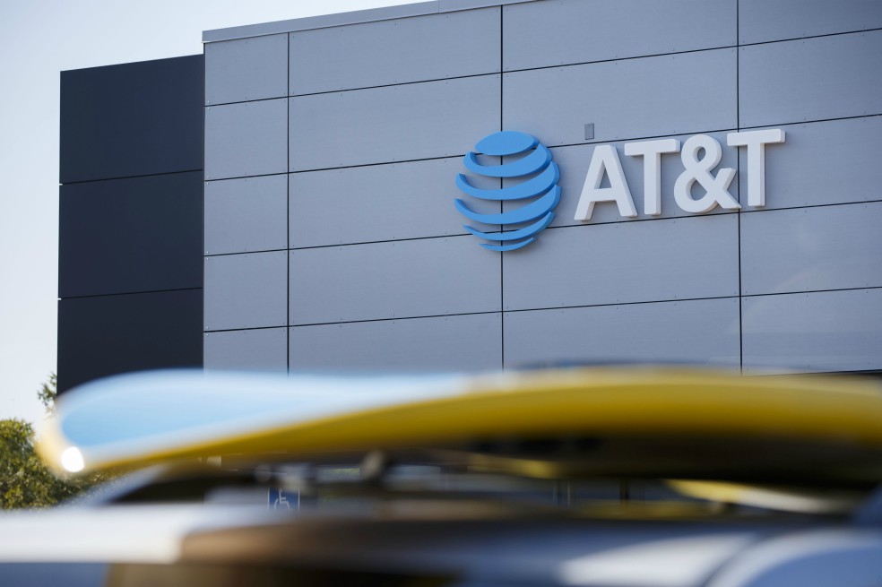 AT&T cierra la compra de Time Warner por US$85.000 millones