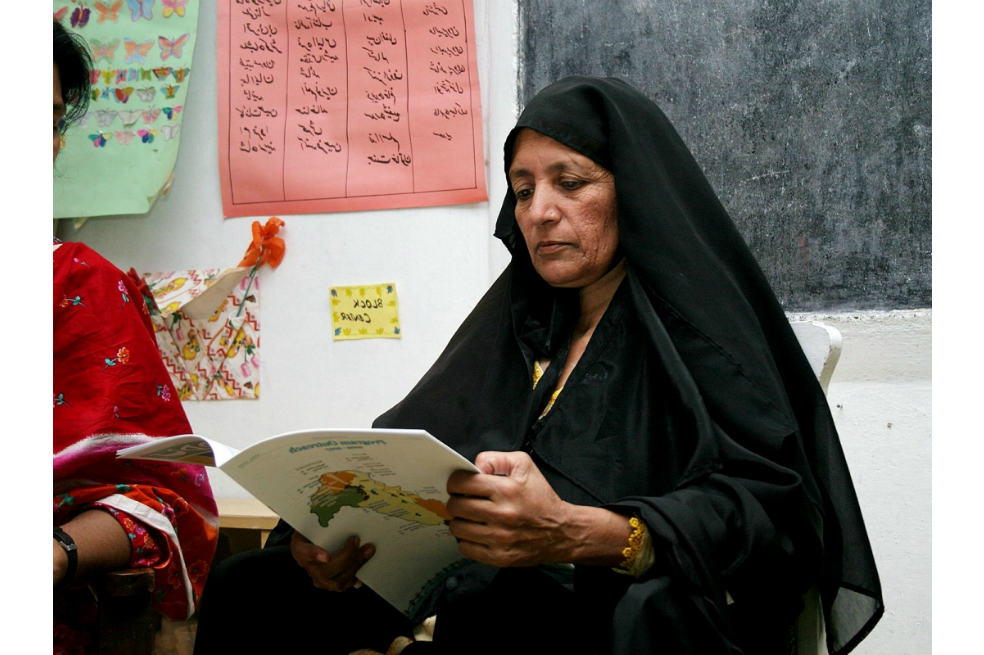 Los talibanes de Pakistán lanzan una revista para mujeres