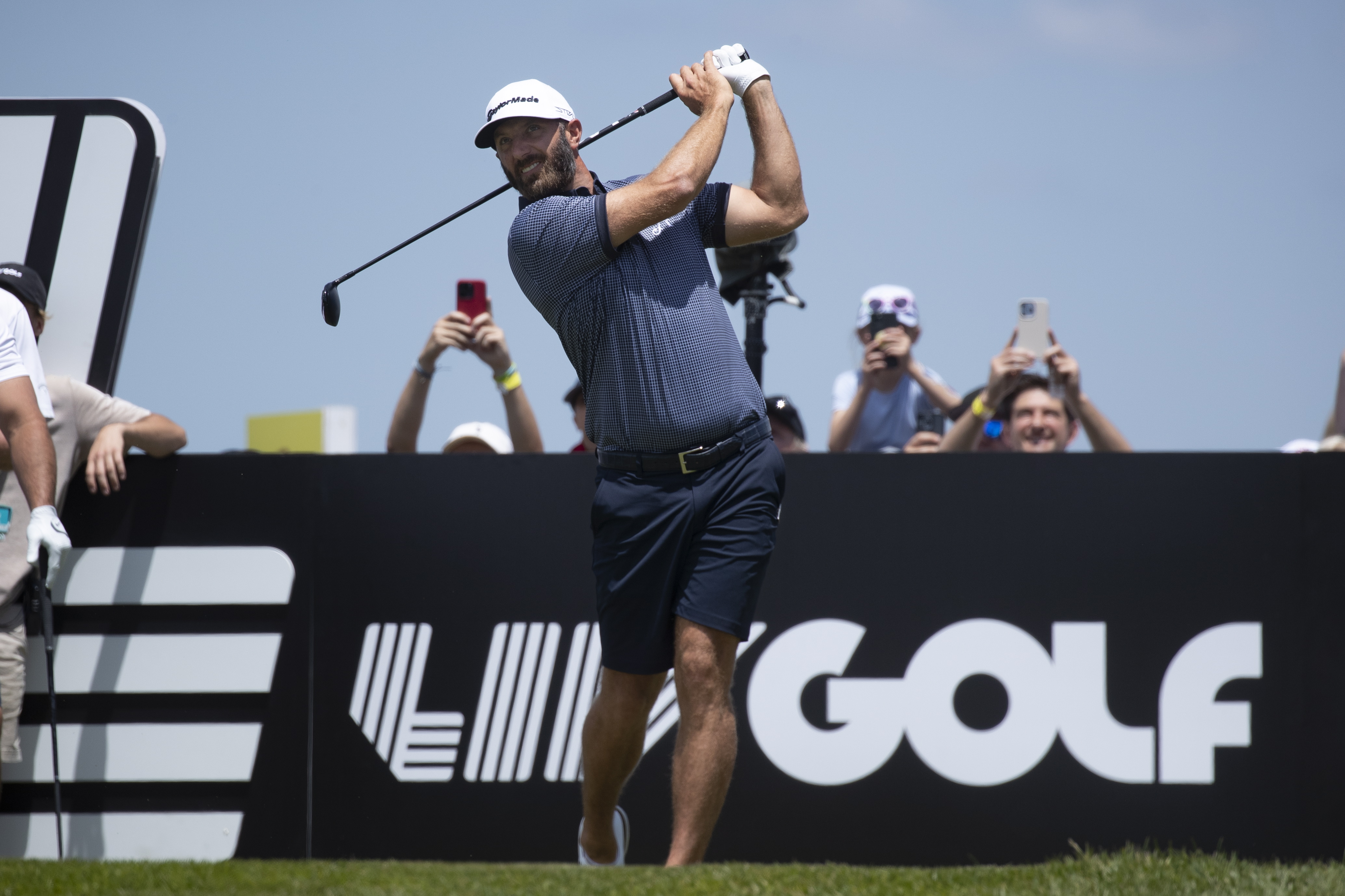 Sterling (United States), 26/05/2023.- (FILE) - US golfer Dustin Johnson tees off on the 1st tee during the first round of 2023 LIV Golf DC at Trump National Golf Club in Sterling, Virginia, USA, 26 May 2023 (re-issued 06 June 2023). The PGA announced on 06 June 2023 that the PGA, LIV Golf and the DP World Tour reached a framework agreement to merge commercial operations under a new entity whose name is still to be decided. (Estados Unidos) EFE/EPA/MICHAEL REYNOLDS