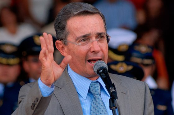 “Votar No al plebiscito es evitar la elegibilidad política de criminales”: Uribe