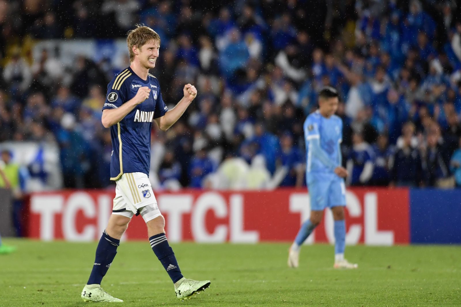 Andrés Llinás celebra su gol, el único para Millonarios en la noche del miércoles.