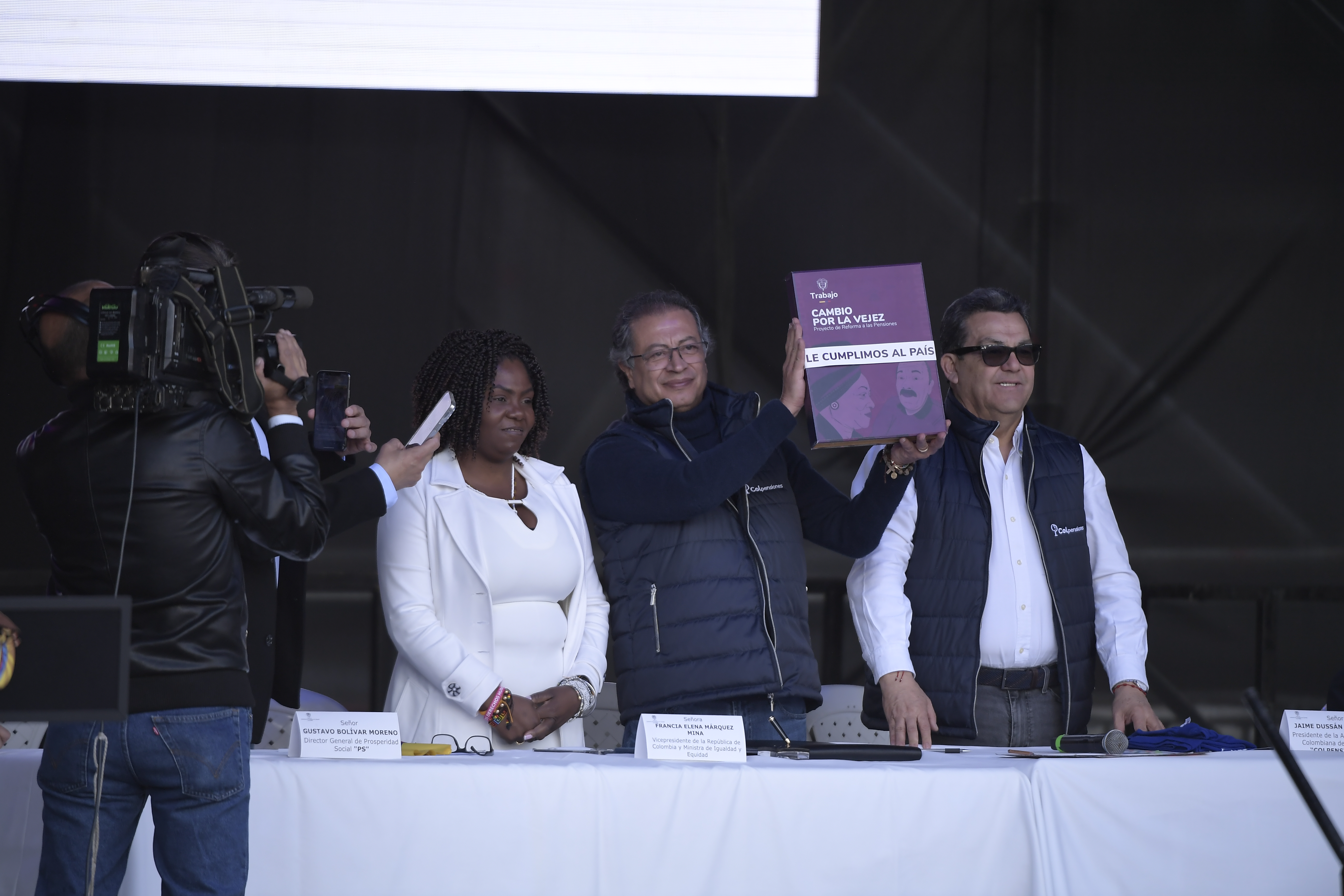 Petro y Pacto Histórico cuestionan petición de pausar entrada en vigencia de la pensional